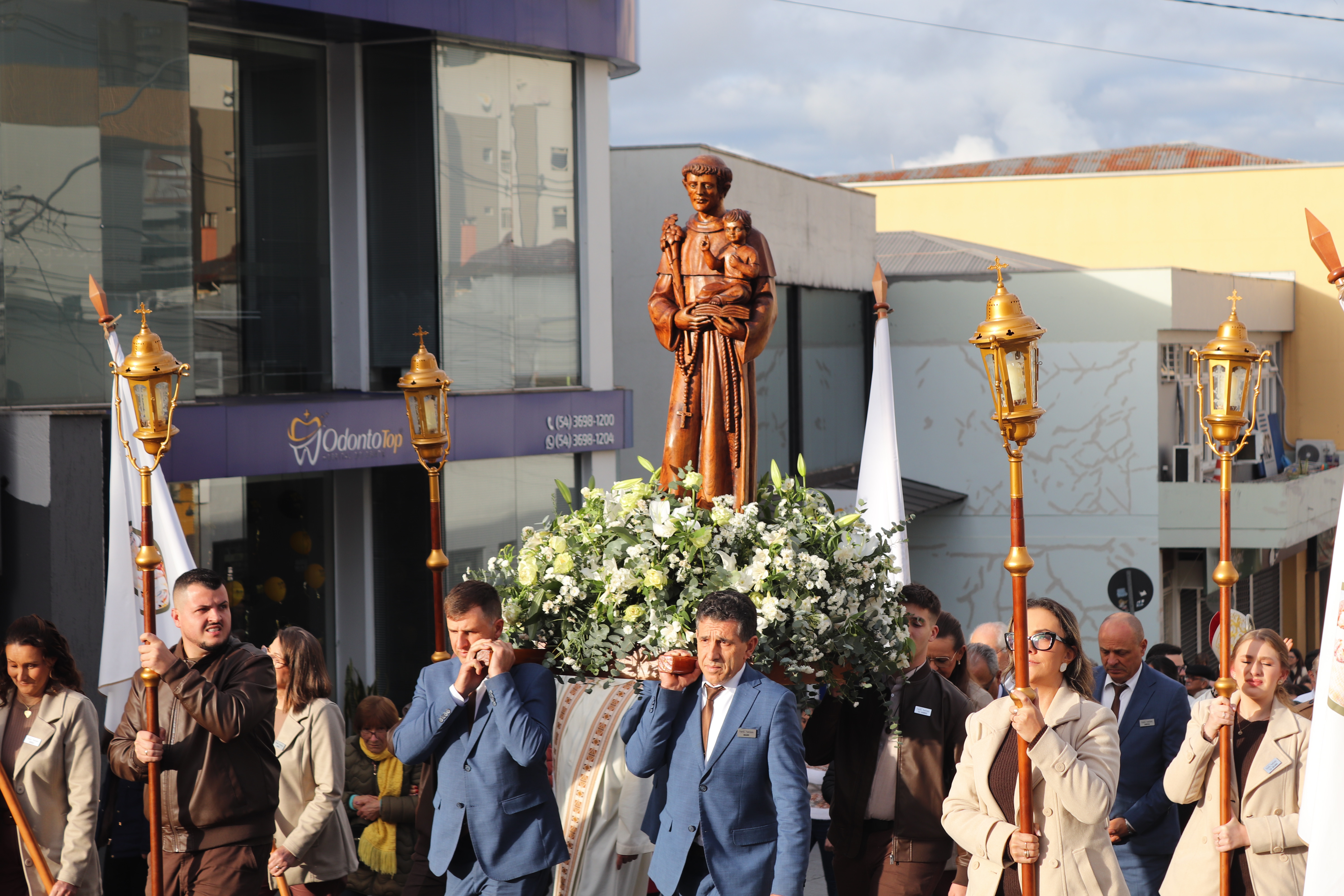 Dia Festivo 148ª Festa de Santo Antônio de Bento Gonçalves reúne mais de 10 mil pessoas, em momentos de fé e devoção